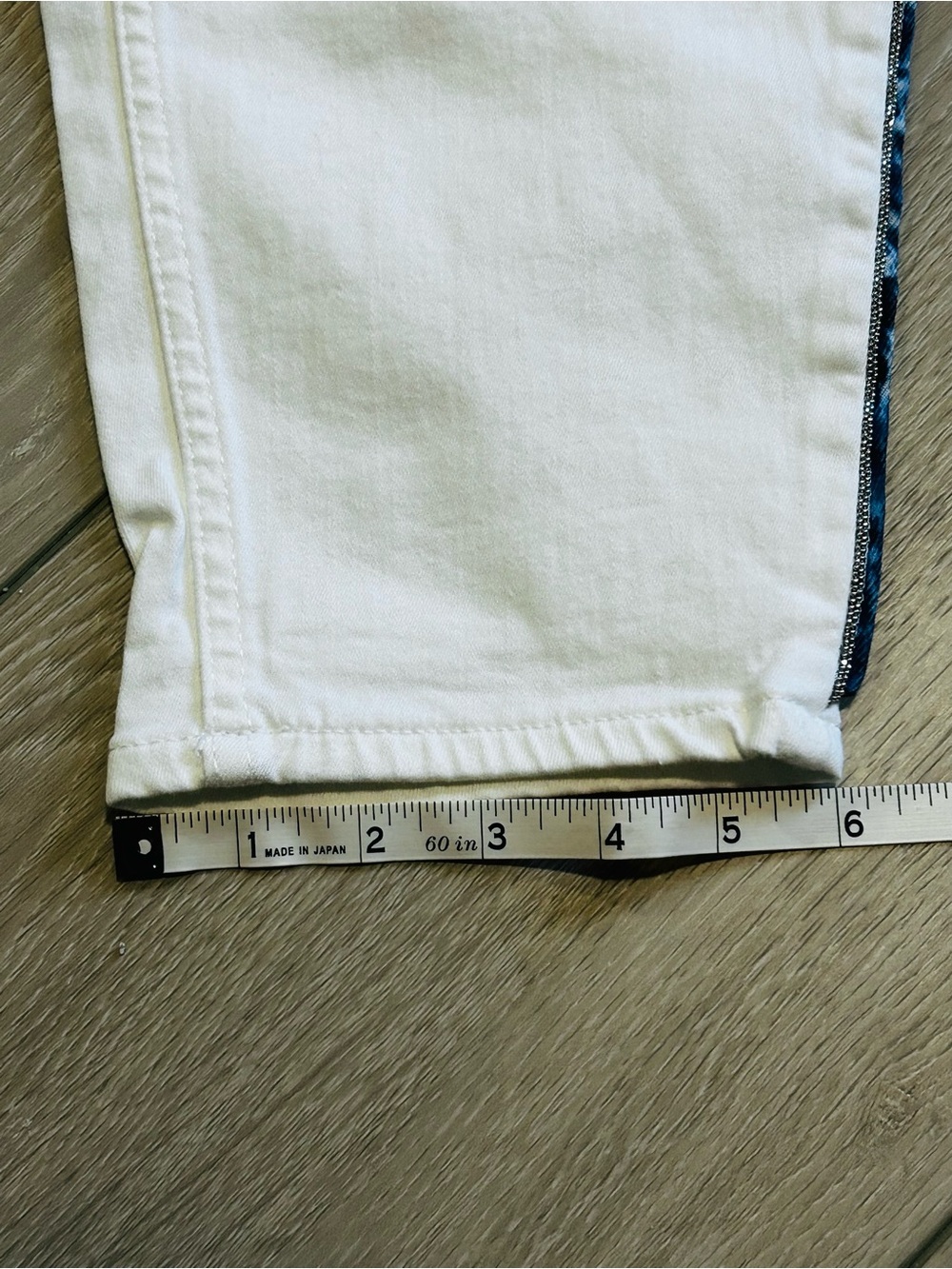 MAKE OFFER - White House Black Market White Cropped Stretch Jeans w/Blue Trim - Picture 8 of 9